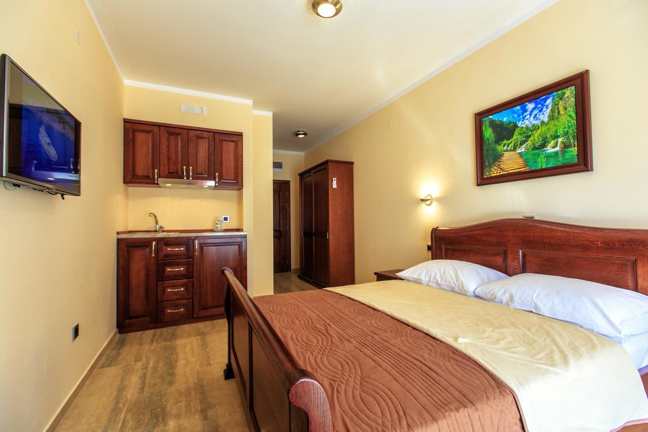 Compass Aparthotel Dobra Voda Exterior foto